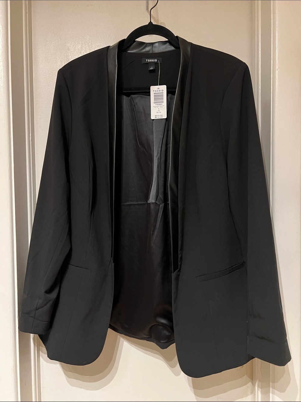 Torrd Black Open Blazer - Picture 9 of 13
